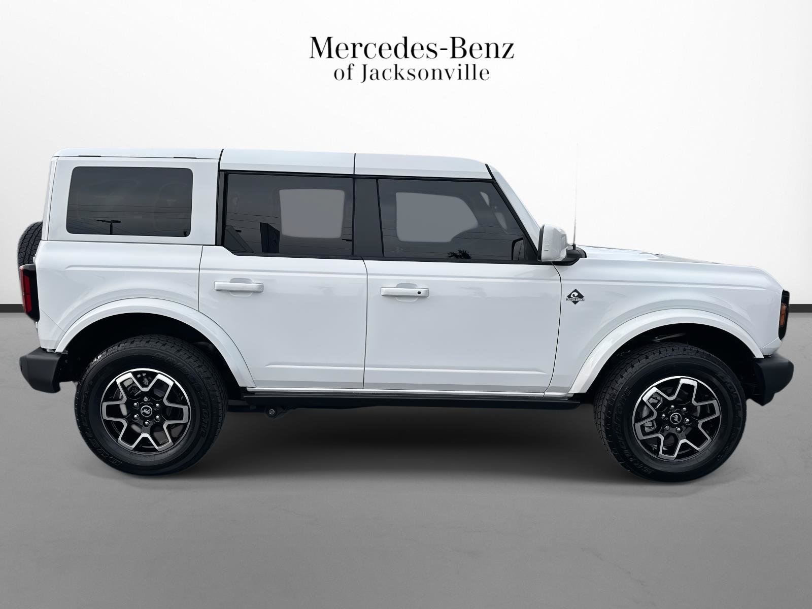 Used 2025 Ford Bronco Outer Banks AWD/4WD image 2