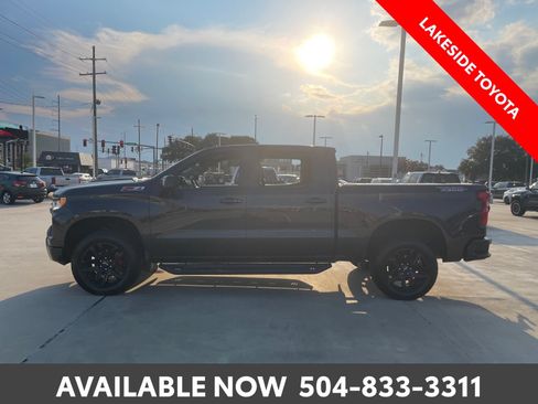 Used 2022 Chevrolet Silverado 1500 LT Trail Boss w/ LT Trail Boss Premium Package AWD/4WD image 2