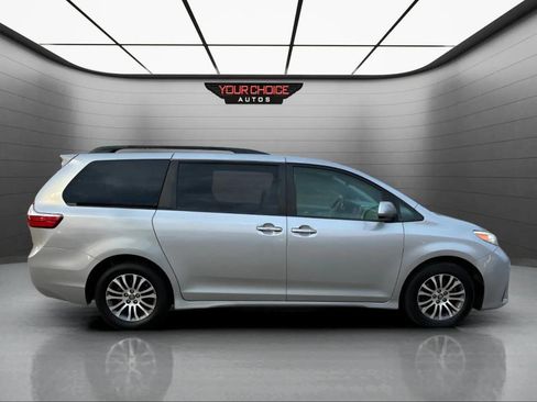 Used 2018 Toyota Sienna image 6