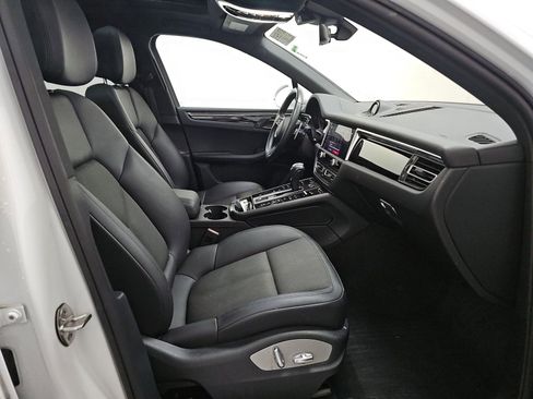 Used 2023 Porsche Macan AWD/4WD image 11