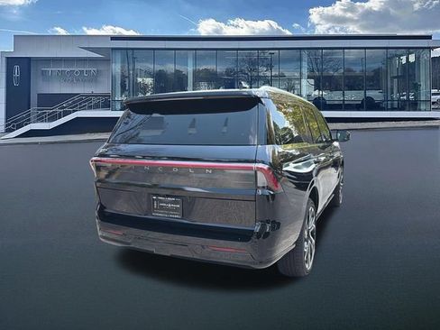 New 2027 Lincoln Navigator Reserve AWD/4WD image 7