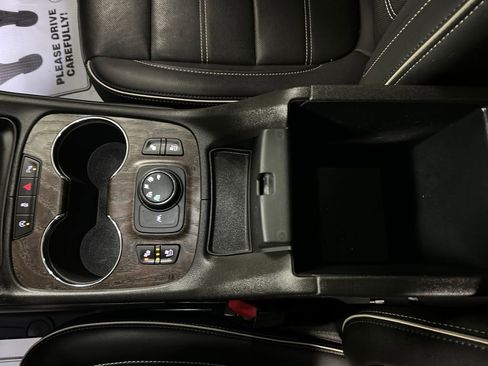 Used 2023 GMC Acadia Denali w/ Denali Ultimate Package image 20