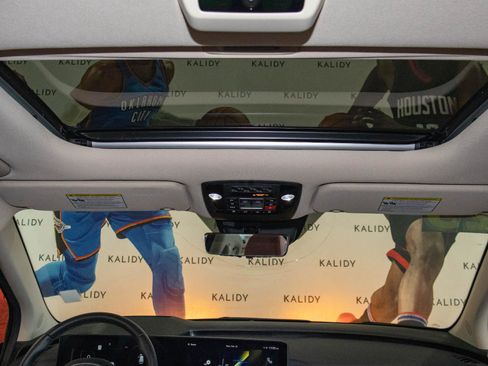 Used 2025 Kia Carnival SX Prestige image 14