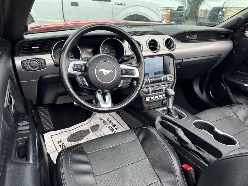 Used 2020 Ford Mustang Premium RWD image 16