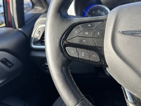 Used 2021 Chrysler Pacifica Touring-L w/ Uconnect Theater Family Group image 20