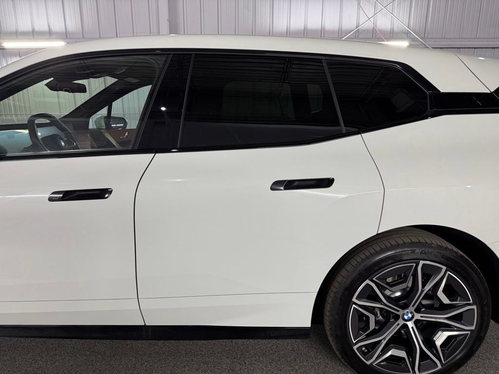 Used 2026 BMW iX xDrive45 AWD/4WD image 16