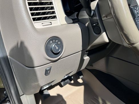 Used 2016 Lincoln Navigator L Select AWD/4WD image 17