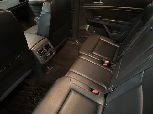 Used 2018 Volkswagen Atlas SE image 11