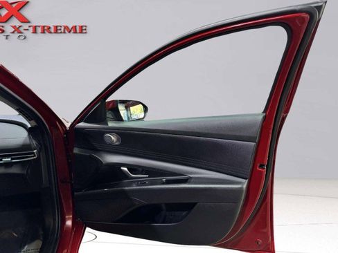 Used 2024 Hyundai Elantra SEL image 48