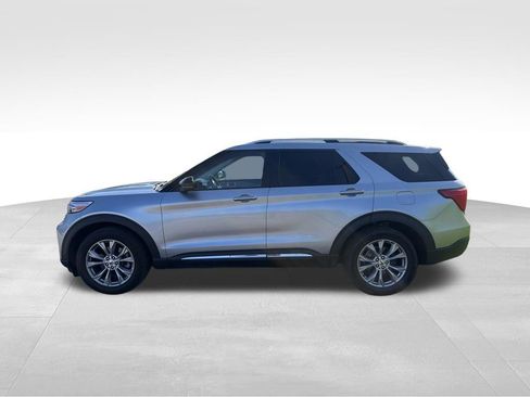 Used 2021 Ford Explorer Limited w/ Equipment Group 301A AWD/4WD image 3