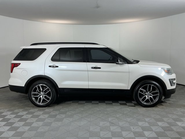 Used 2016 Ford Explorer Sport AWD/4WD image 4