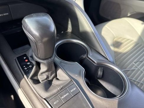 Used 2024 Toyota Camry SE image 24