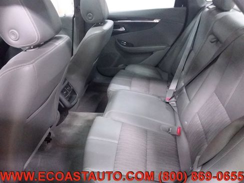 Used 2015 Chevrolet Impala LT w/ Convenience Package image 11