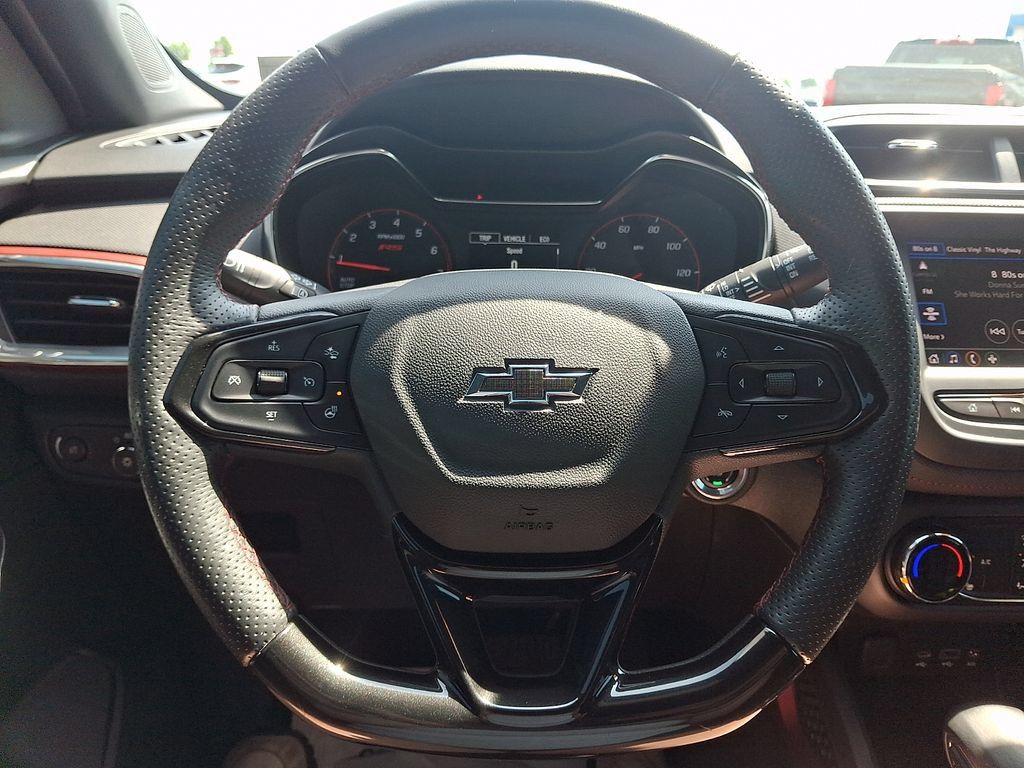 Used 2023 Chevrolet TrailBlazer RS AWD/4WD image 19