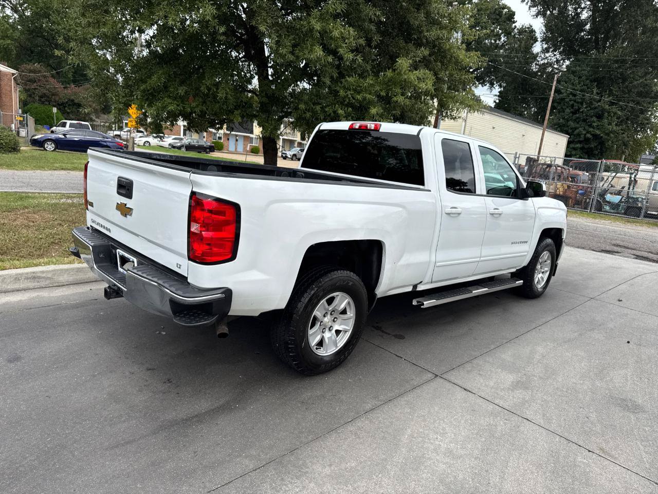 Used 2018 Chevrolet Silverado 1500 LT w/ All Star Edition AWD/4WD image 9