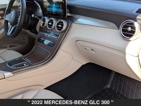 Used 2022 Mercedes-Benz GLC 300 4MATIC image 36