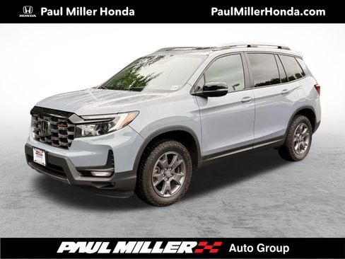 Used 2024 Honda Passport TrailSport image 1