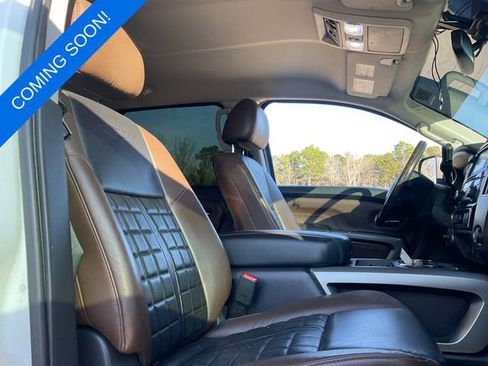 Used 2017 Nissan Titan Platinum Reserve image 5