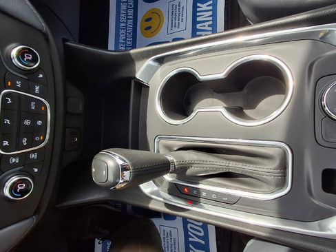 Used 2019 Chevrolet Traverse LT w/ LT Premium Package image 17