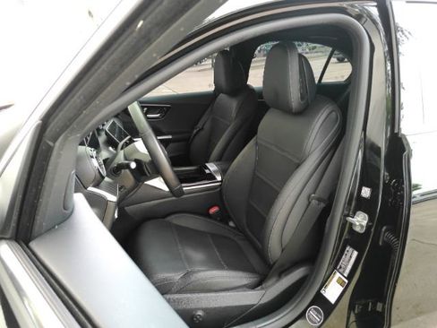 Used 2024 Mercedes-Benz C 300 Sedan image 6