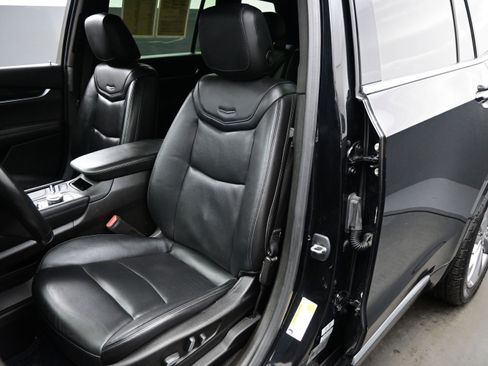 Used 2023 Cadillac XT6 Premium Luxury FWD image 14