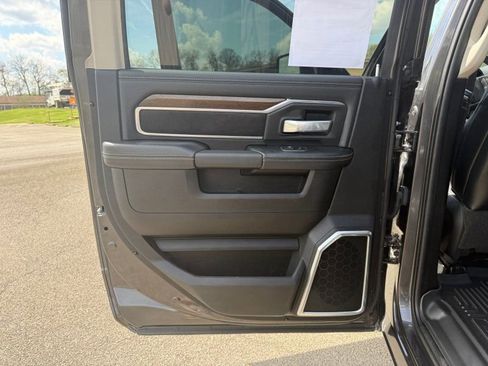 Used 2024 RAM 2500 Laramie AWD/4WD image 17