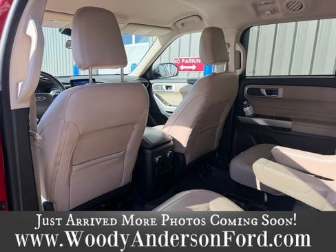 Used 2021 Ford Explorer XLT w/ Equipment Group 202A image 9