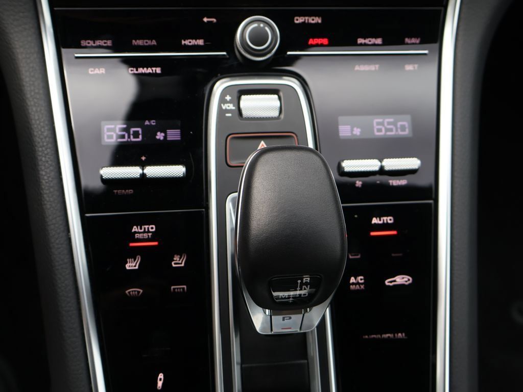 Certified 2023 Porsche Panamera 4 Platinum Edition AWD/4WD image 25