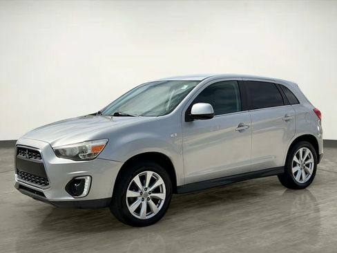 Used 2015 Mitsubishi Outlander Sport SE image 2