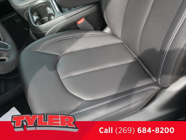 New 2027 Chrysler Pacifica Select FWD image 37