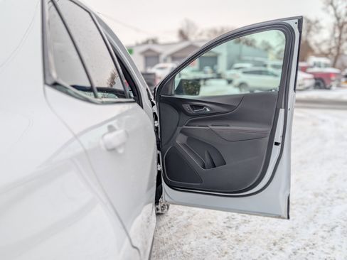 Used 2023 Chevrolet Equinox RS image 41