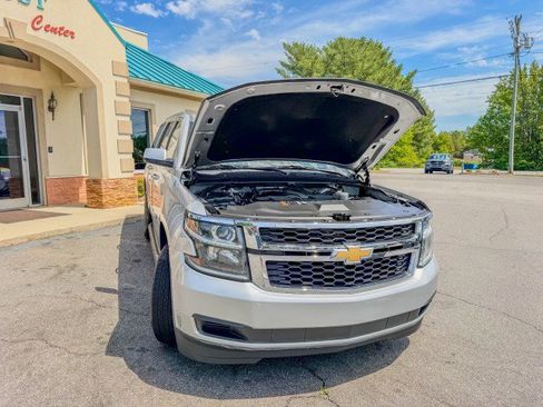 Used 2017 Chevrolet Suburban LT image 23