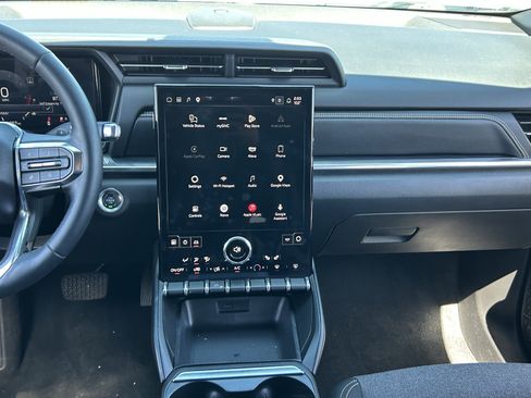 Used 2025 GMC Terrain Elevation AWD/4WD image 18