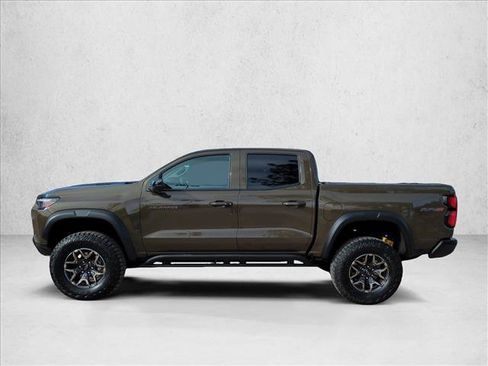Used 2025 Chevrolet Colorado ZR2 w/ Technology Package image 9