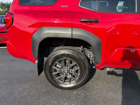 Used 2025 Toyota 4Runner SR5 AWD/4WD image 4