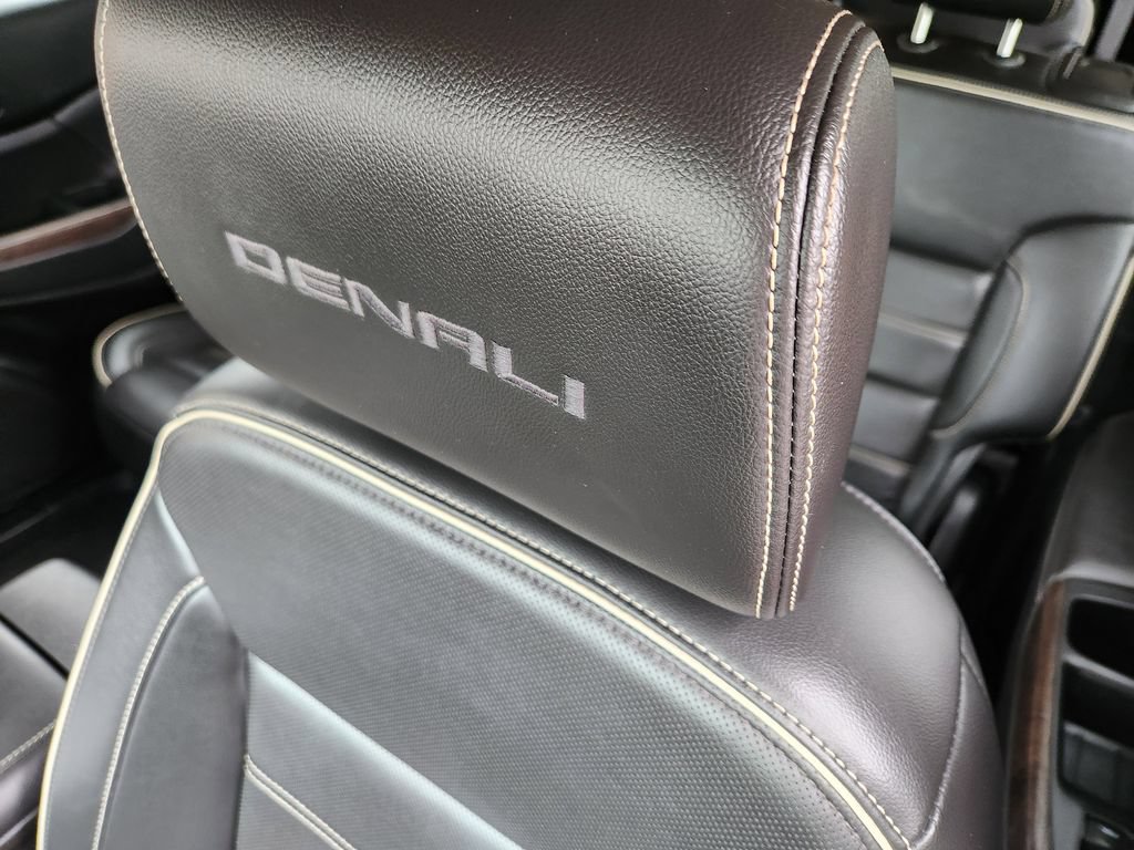 Used 2023 GMC Acadia Denali FWD image 6