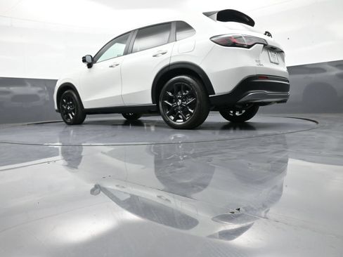 Certified 2024 Honda HR-V Sport image 30