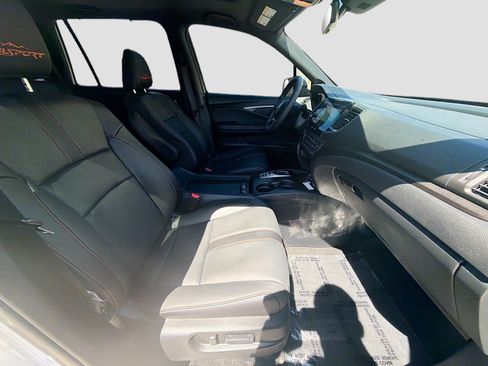 Used 2022 Honda Pilot TrailSport image 32