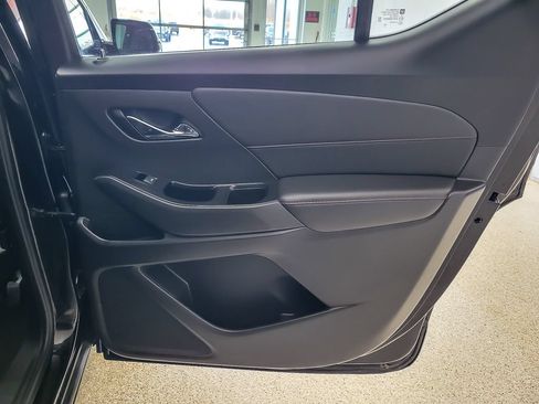 Used 2023 Chevrolet Traverse RS AWD/4WD image 23