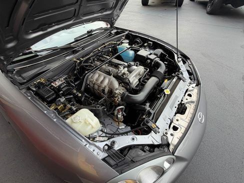 Used 2002 MAZDA MX-5 Miata SE RWD image 38