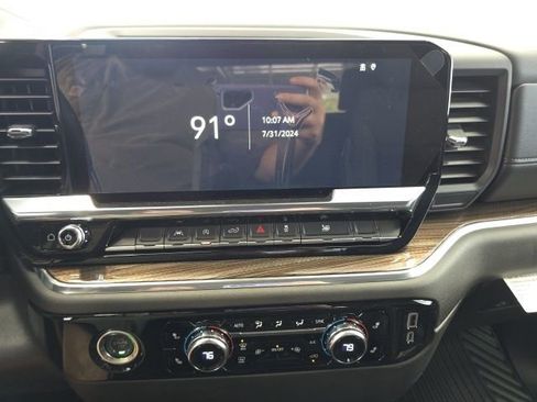 New 2024 GMC Sierra 1500 Elevation image 20
