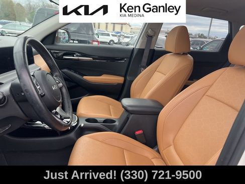 Certified 2024 Kia Seltos EX image 11