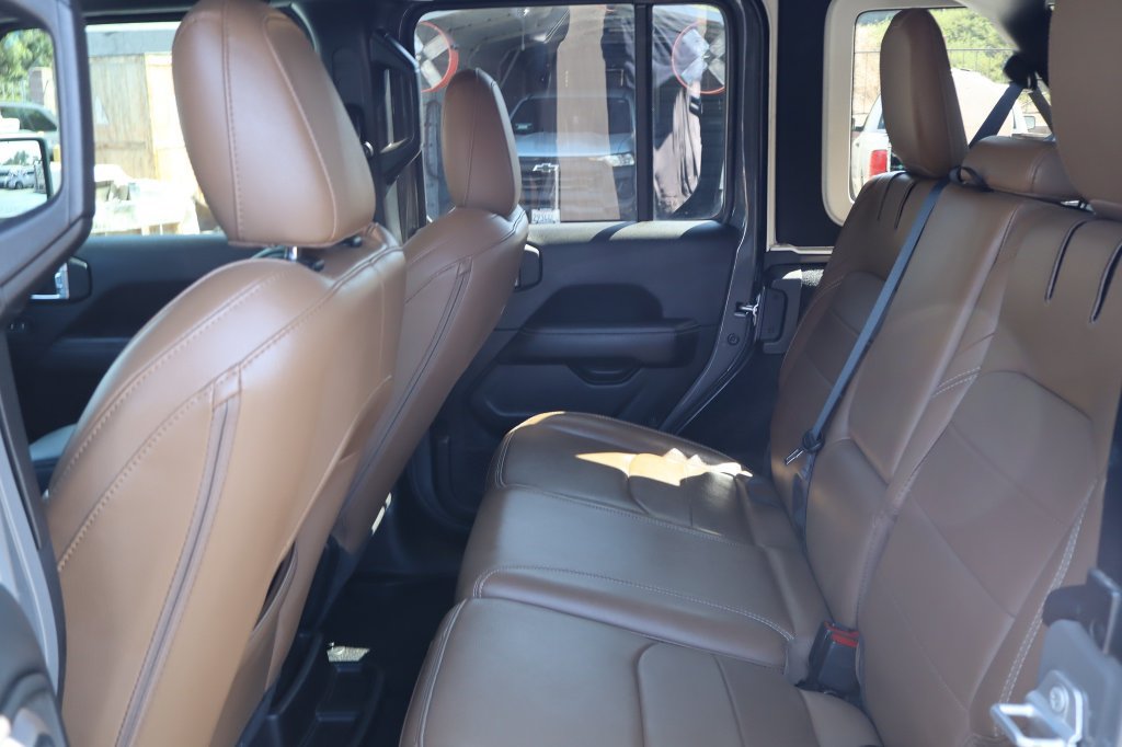 Used 2022 Jeep Wrangler Unlimited Sahara w/ Cold Weather Group AWD/4WD image 36