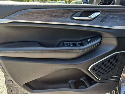 Used 2024 Jeep Grand Cherokee Limited 4xe AWD/4WD image 9