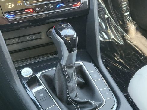 New 2025 Volkswagen Taos SE image 19