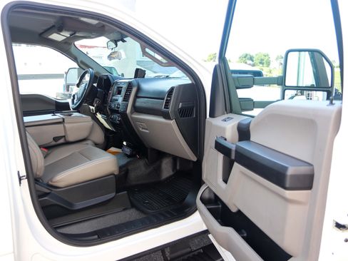 Used 2019 Ford F550 2WD Regular Cab Super Duty image 14