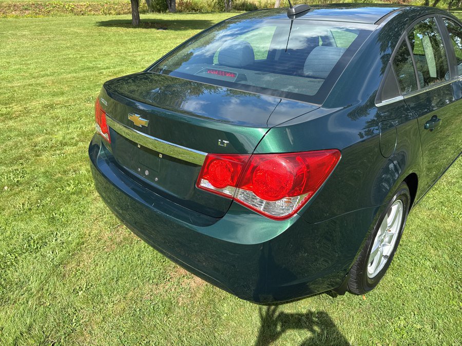 Used 2015 Chevrolet Cruze LT w/ Technology Package FWD image 13