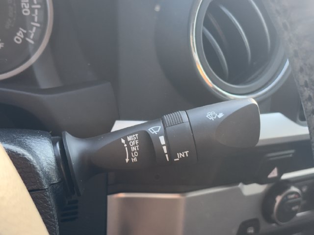 Used 2022 Toyota Tacoma SR5 RWD image 16