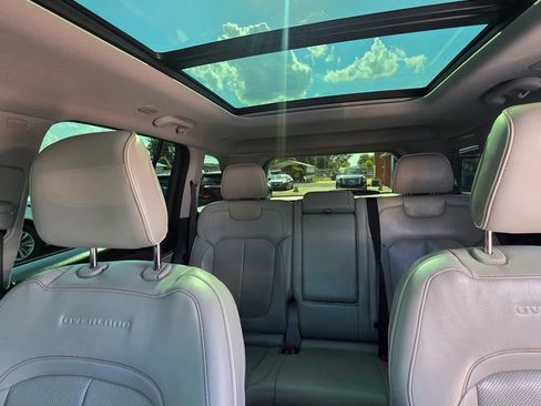 Used 2022 Jeep Grand Cherokee Overland AWD/4WD image 24