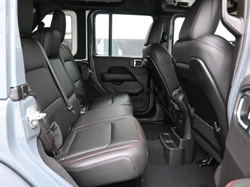 New 2025 Jeep Wrangler Unlimited Rubicon image 24